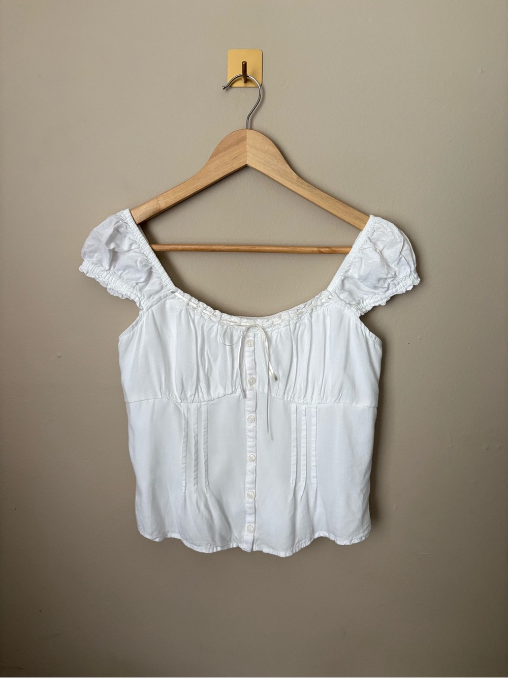 Medium Hollister White Off the Shoulder Pintuck Blouse